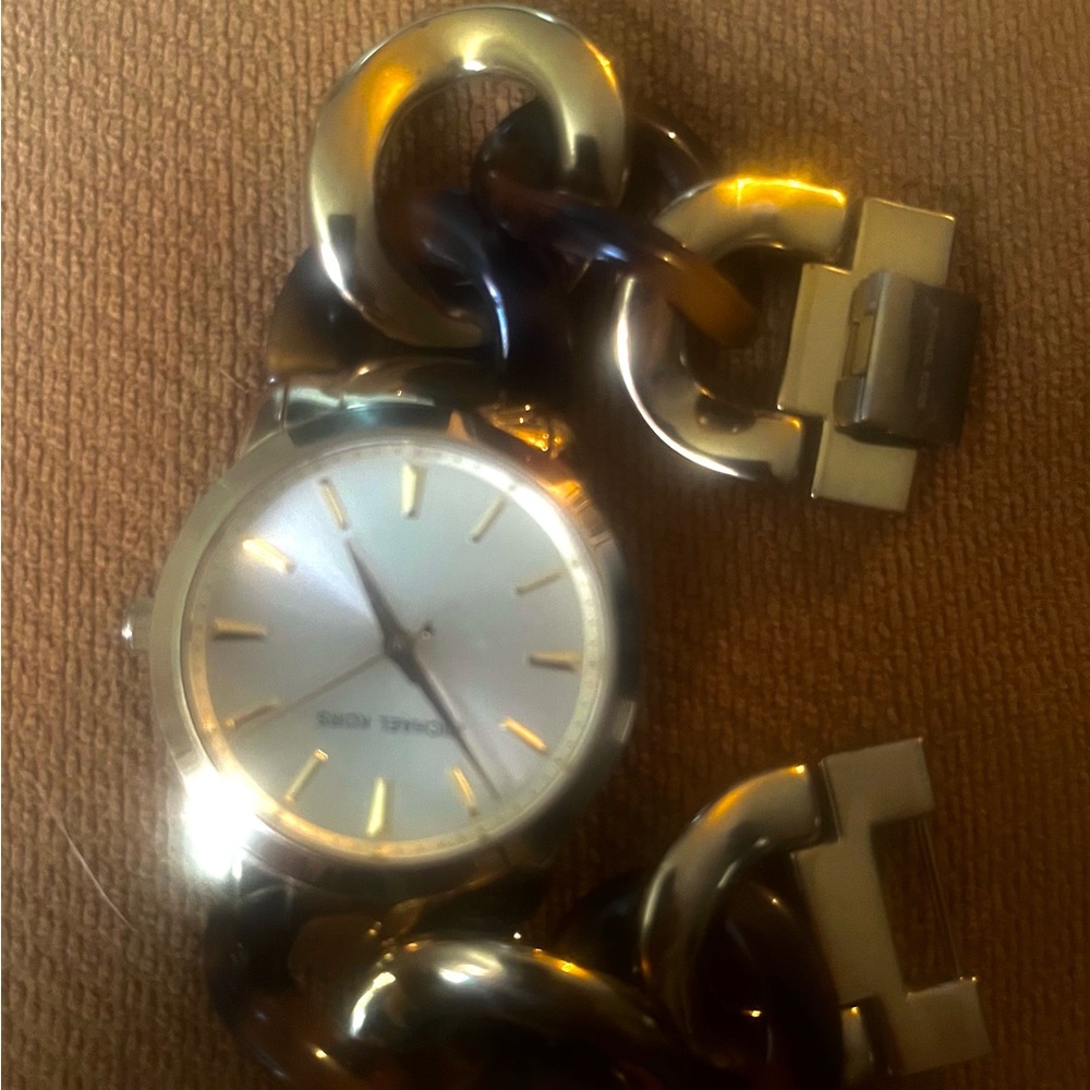 Michael Kors Gold Chain Link Watch - Picture 8 of 10